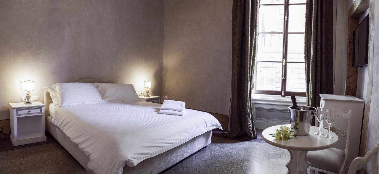 Palazzo D'Oltrarno - Residenza D'Epoca Bed & Breakfast Флоренция Екстериор снимка